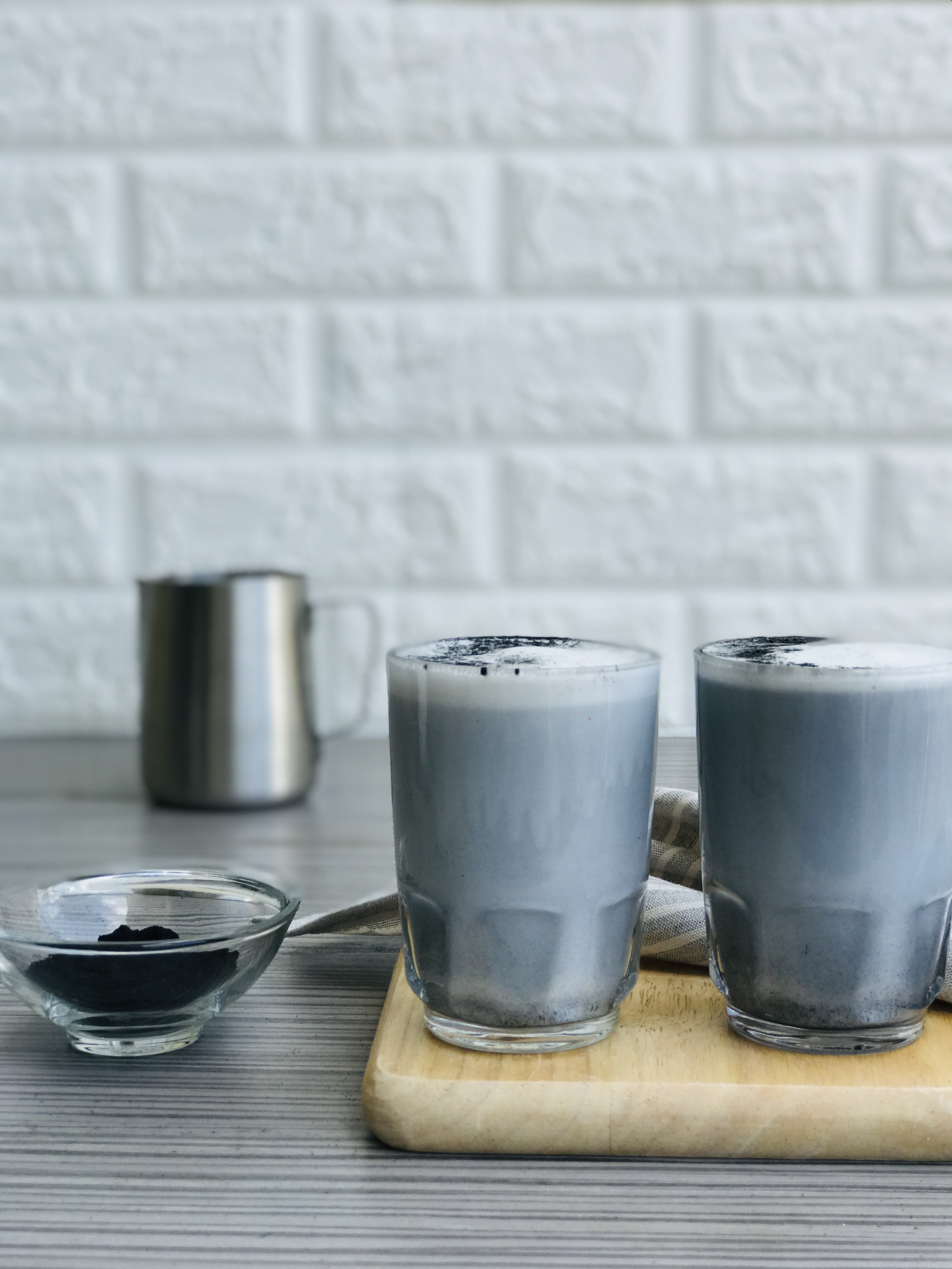 Charcoal Latté