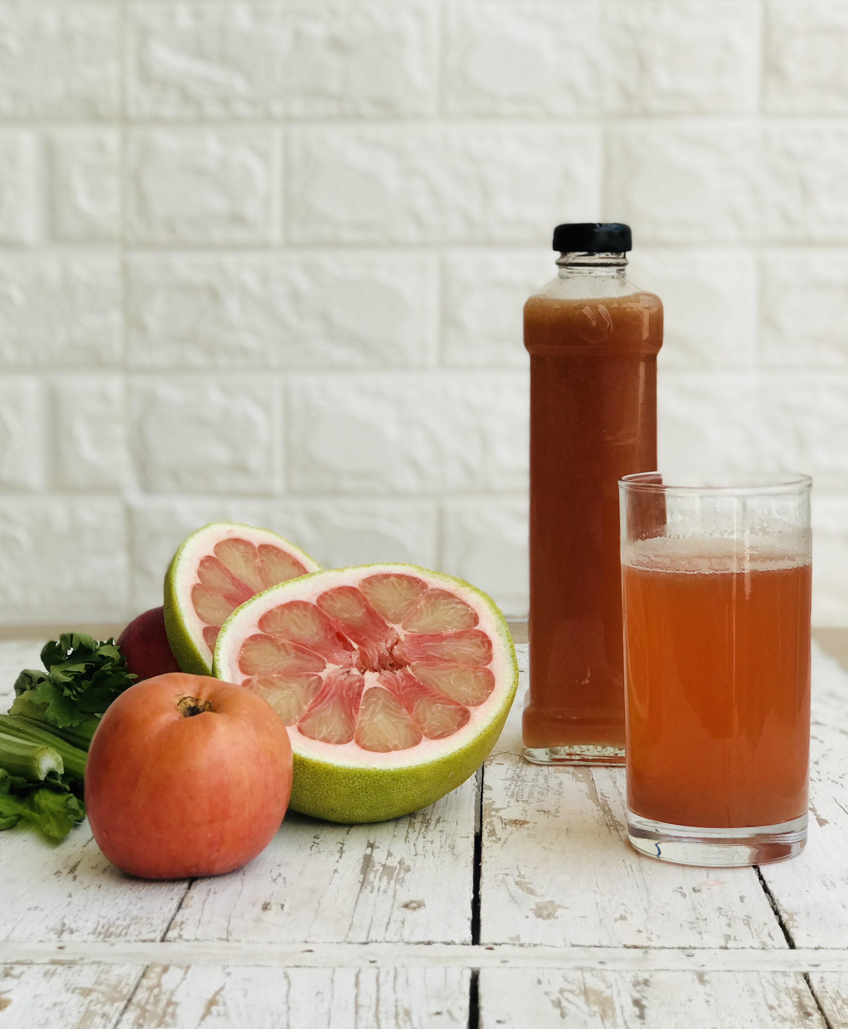 Pomelo Apple Celery Juice