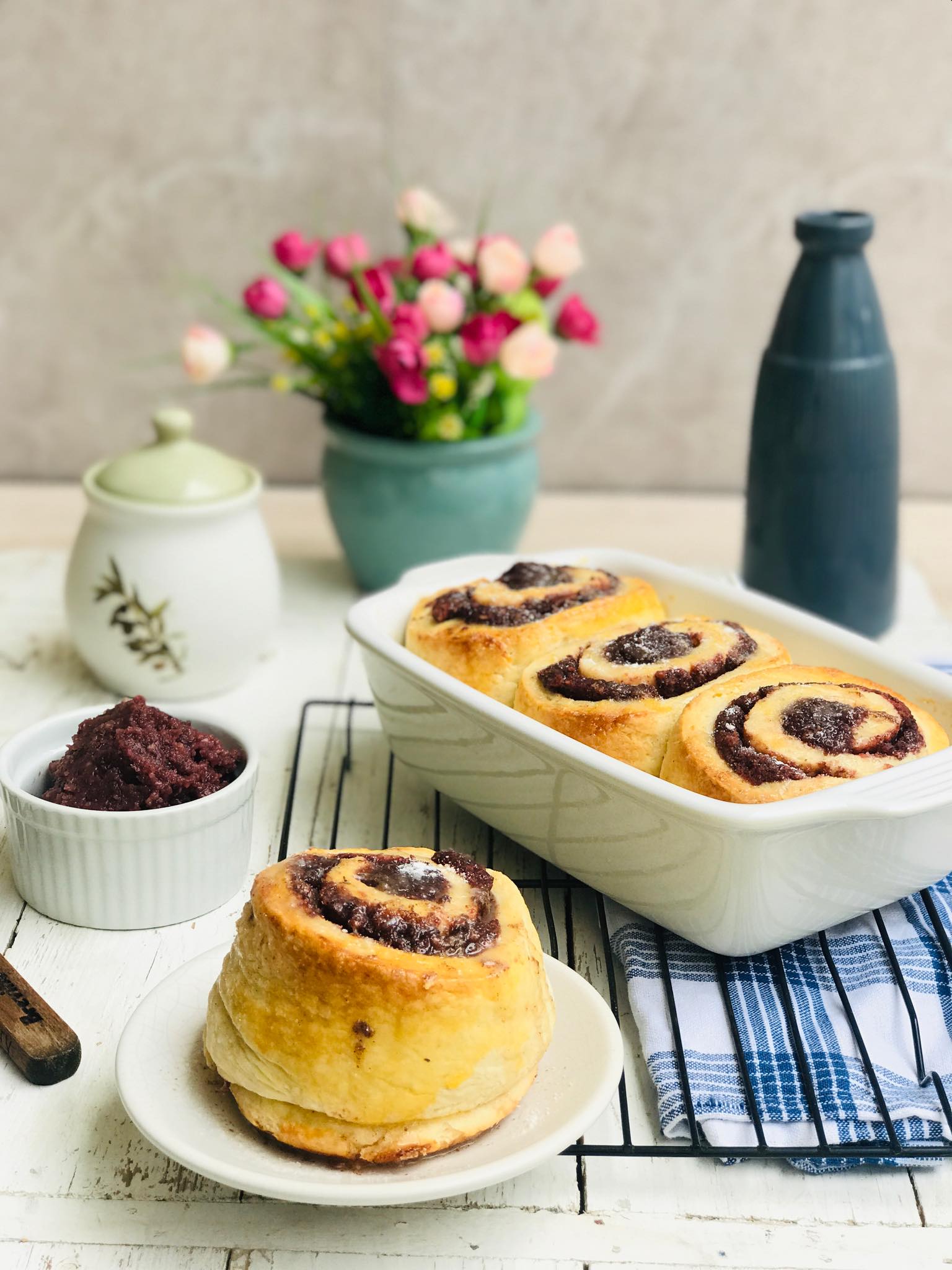 Mongo Bread with Sugar Cinnamon Glaze